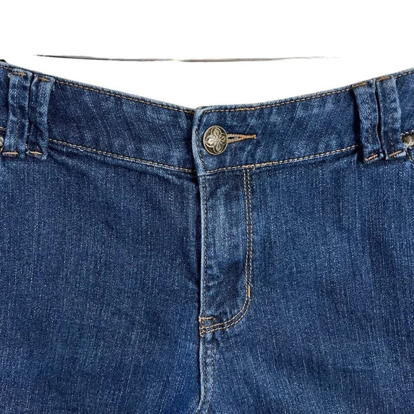 Lane Bryant Cutoff Shorts Plus Size 16 Dark Wash Frayed Hem Stretch Blue Denim - Picture 3 of 7